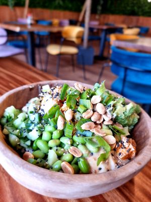 Medium bowl (compose your own) at Hawaiian Poke Bowl in Kortrijk