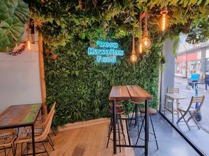 Inside at Surfside Poké in Namur