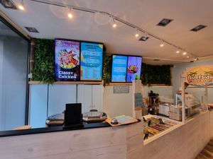 Counter at Surfside Poké in Namur