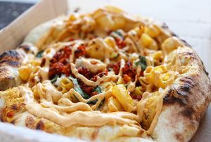 Mac & cheese pizza at Love Amaro Pizzeria in Venice