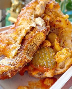 Mac buffalo sandwich at Love Amaro Pizzeria in Venice