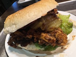 vegan pulled chicken burger 🍔  at Union Diner - Steinenvorstadt in Basel
