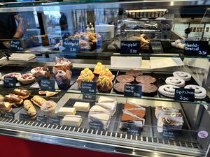 Counter. All vegan   at Enzian Vegan Food in Zurich