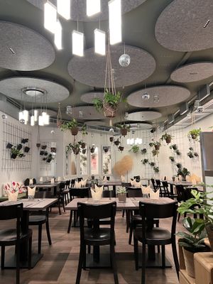 nice vibe  at Enzian Vegan Food in Zurich