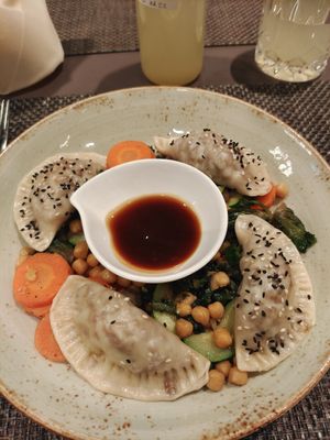 Momos 🤤 at Enzian Vegan Food in Zurich