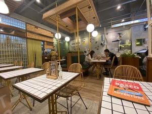 Inside vibe  at Burgreens - Mall of Indonesia in Jakarta
