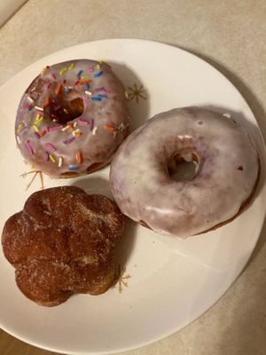 Vanilla Sprinkle, Apple Cider, Cinnamon Sugar at Landlocked Baking Company in Indianapolis