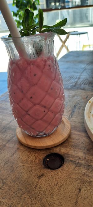 Pitaya dragon fruit smoothie at Swallow Coffee Traders in Rockdale