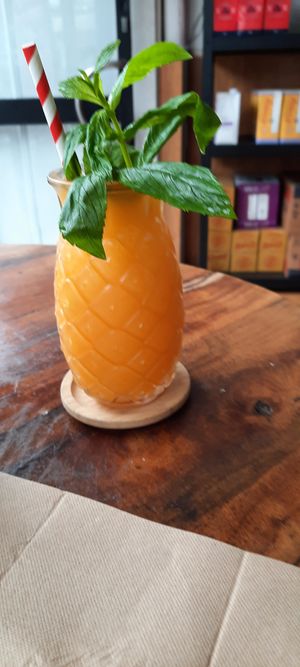 Fresh orange juice at Swallow Coffee Traders in Rockdale