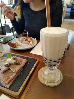Bubble tea at The Little Poet in Hobart