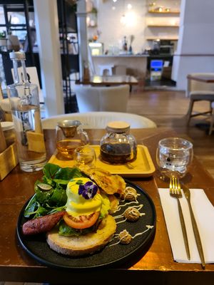 Vegan breakfast with the vegan eggs side up at The Little Poet in Hobart