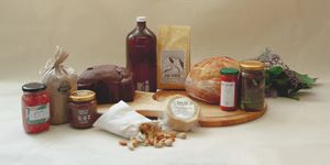 Cesto M (medium) perfecto para compañeros, amantes, tertulias largas, cenas amenas y corazones hambrientos.


🌶️🍆🍓🥖🍪🧀🌽🍻🍯☕🥜🌿
 at CESSTO in Bogota