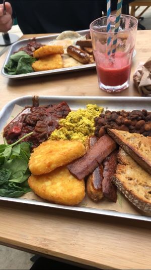 Amazing vegan breakfast! Great service and staff! Perfect location and outside seating! We’ll definitely be making a return to try the food which looks and sounds amazing as well at Om Burger in Bristol