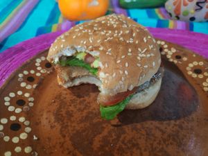 Hamburguesa at Guanajuatito Restaurante in Guanajuato