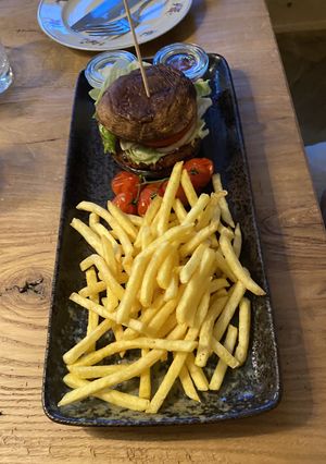 Green Mountain Burger at Giodi Vegetarian and Co in Pontresina
