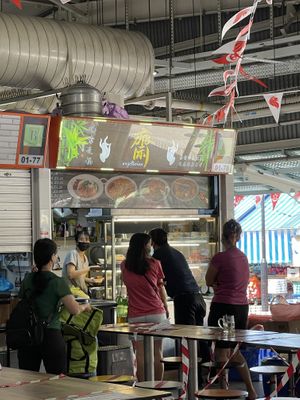 Lian yuan stall moved to 01-78. Will check if they still selling ytf , kway chap so on someday and update again. Seems like they sell economic rice in the day now at Vegetarian 斋 - Geylang Bahru in Central Singapore