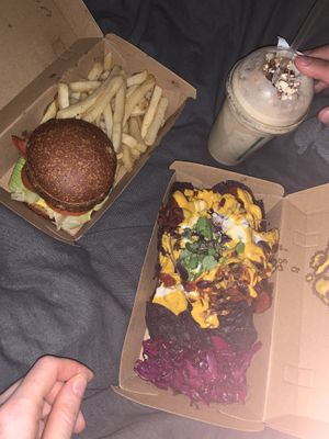 Nachos and burg 😻 at SoulPod Food in Ferntree Gully