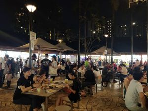 Alfresco dining area of Newton Circle hawker centre at Man Kou Xiang Stinky Tofu 满口香素食臭豆腐 in West Singapore