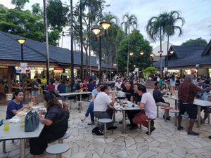 Open air sitting area at Man Kou Xiang Stinky Tofu 满口香素食臭豆腐 in West Singapore