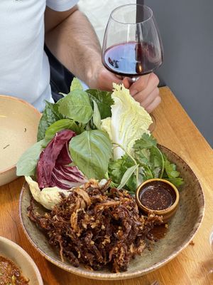 Crispy naem het at alter in East London