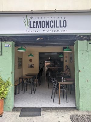 The restaurant at Restaurante Lemoncillo Sabores Vietnamitas in Envigado