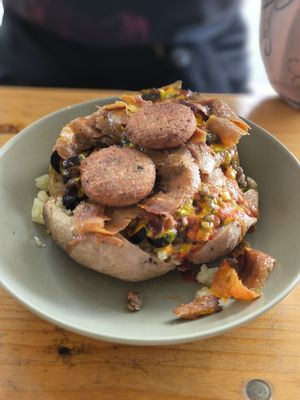 Ofenkartoffel mit Falafel 🌱 at KartoffelKonig - Willy-Brandt-Platz in Munich