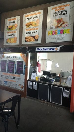 Bistro at RodnReel Hotel in Woodburn