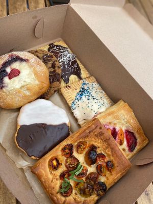 Lottttts of pastries at Just What I Kneaded in Los Angeles