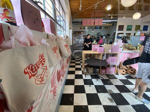 Perfect Vibe  at Just What I Kneaded in Los Angeles