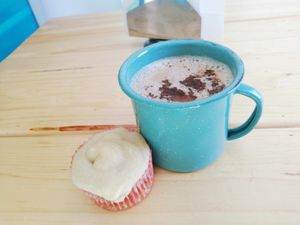 Cappuccino with a carrot cupcake at Cafetería 1987 in San Luis Potosi