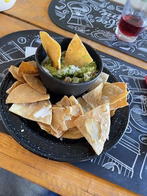 Guacamole with bits of vegan cheese   at Cafetería 1987 in San Luis Potosi