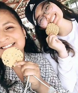 They gift us some delicious cookies 💕 at Yayi's Saludable in Cajamarca