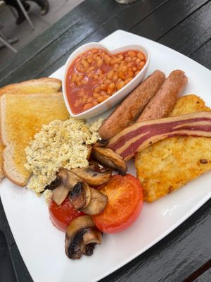 Full English Breakfast at Green Island Bistro in Rhuddlan