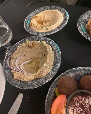 Hummus & lentil purée   at M.Houmous in Nancy