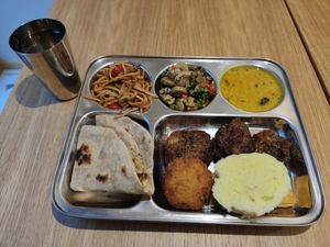 Mixed Vegan Buffet and tea at Dhaba Beas in Brno