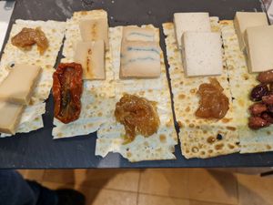 Quesos veganos #Veganuary at Kokeshi in Lleida