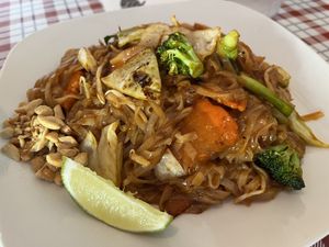 pad thai  at Best Thai in Lincoln City