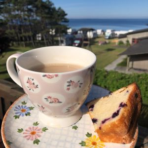 Milky tea with blueberry & lemon cake at Tea Room Kullaberg - Pop Up in Hoeganaes