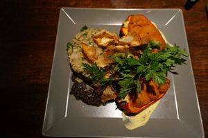Cauliflower-almond Rice w/ Cashew-Pepper at Viasko - Bar und Restaurant in Berlin