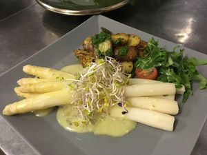 Esparagus Time at Viasko - Bar und Restaurant in Berlin