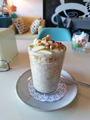 Overnight oats, simplesmente surpreendente e deliciosa. at O Meu Boteco in Monte Gordo