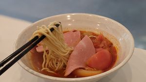 Mala-Tomato La Mian at Grove 素林 - Canberra in North Singapore