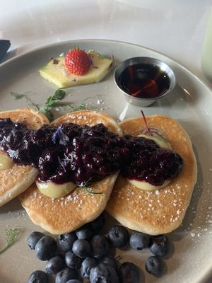 pancakes bleuets-citron at Astoria Bistro Botanique in Gatineau