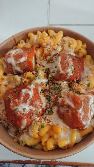 Buffalo Mac and Cheese at Astoria Bistro Botanique in Gatineau