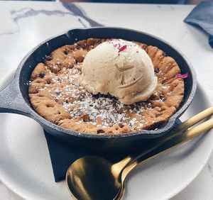 Cookie skillet  at Astoria Bistro Botanique in Gatineau