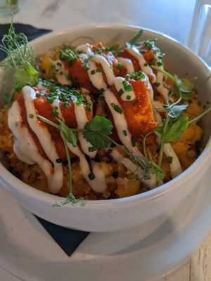 Buffalo tofu mac-n-cheese at Astoria Bistro Botanique in Gatineau
