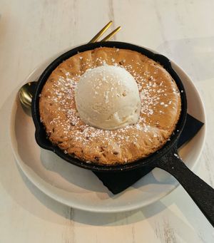 Cookie skillet at Astoria Bistro Botanique in Gatineau