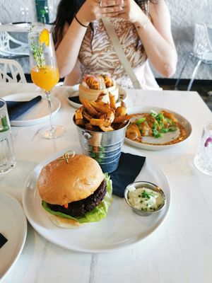 Chipotle burger at Astoria Bistro Botanique in Gatineau