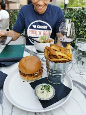 Bbq pulled jackfruit burger at Astoria Bistro Botanique in Gatineau