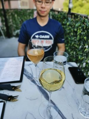 5$ wine by the glass on Thursdays at Astoria Bistro Botanique in Gatineau